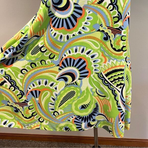 Vibrant Sleeveless A-line Dress with Abstract Pattern - Picture 4 of 11